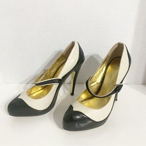 Bebe Tamara Two Tone Leather MaryJane High Heel Platform Front Shoes Black Cream